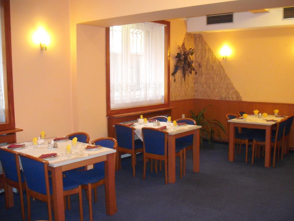 מלאדה בולסלאב Hotel Forman מראה חיצוני תמונה
